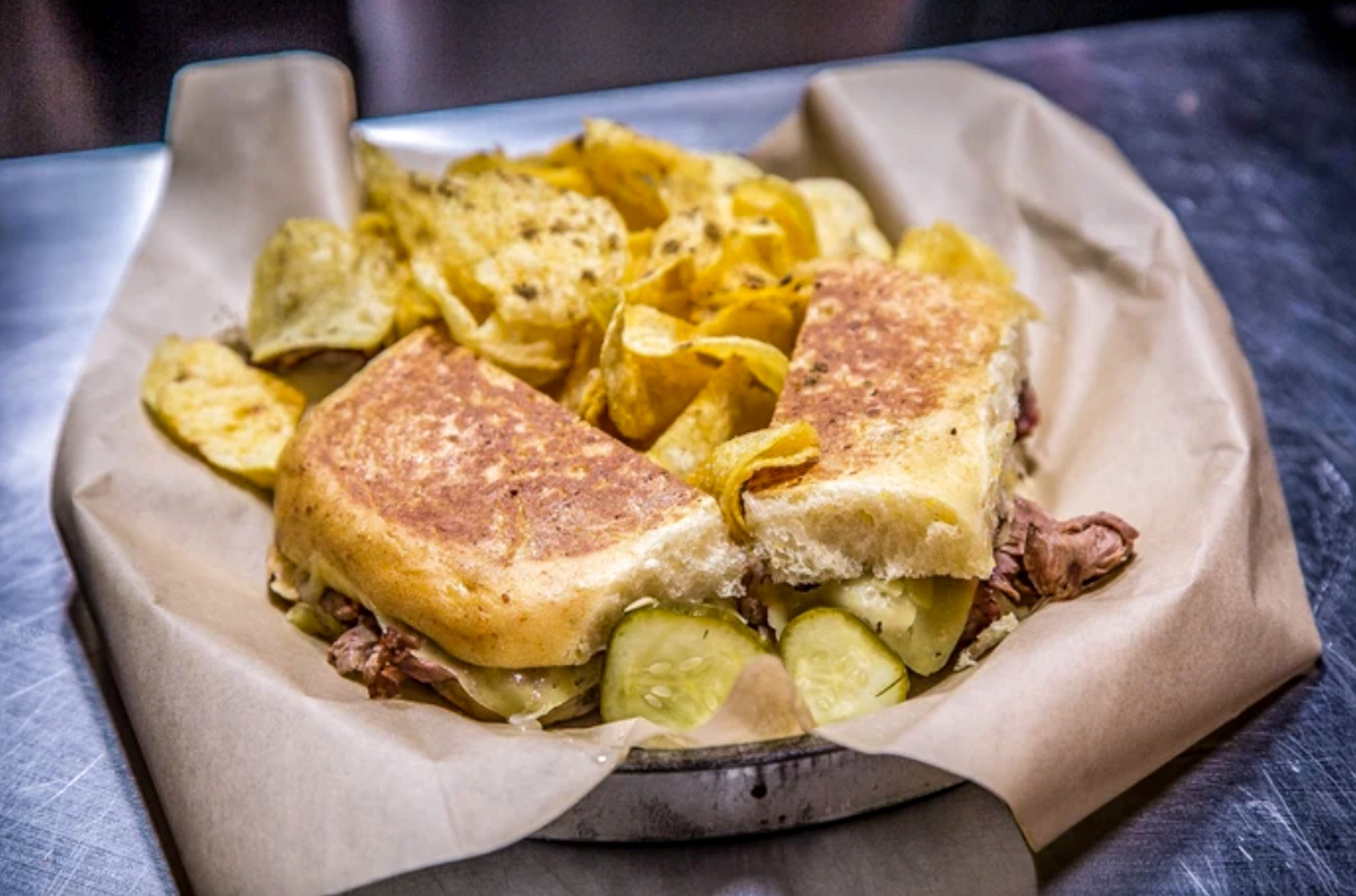 Roast Beef Melt with chips